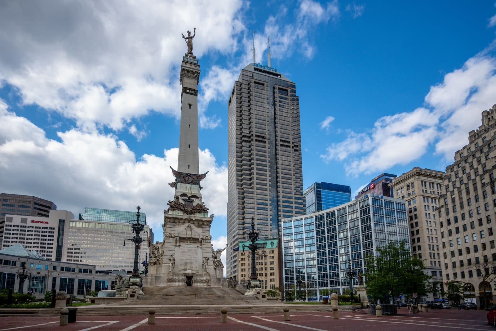 Soldiers' and Sailors' Monument and downtown Indianapolis